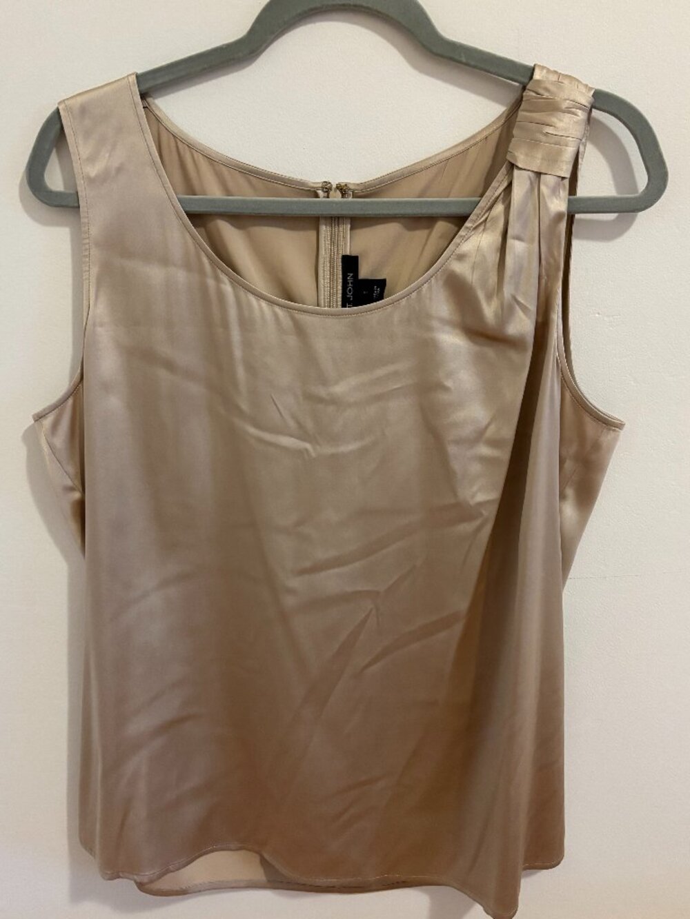 St. John Collection Champagne Silk Sleeveless Top